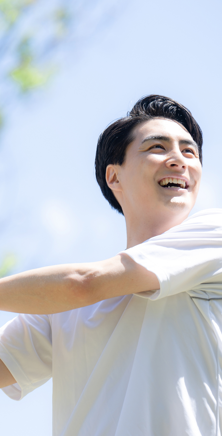 ストレッチをする男性